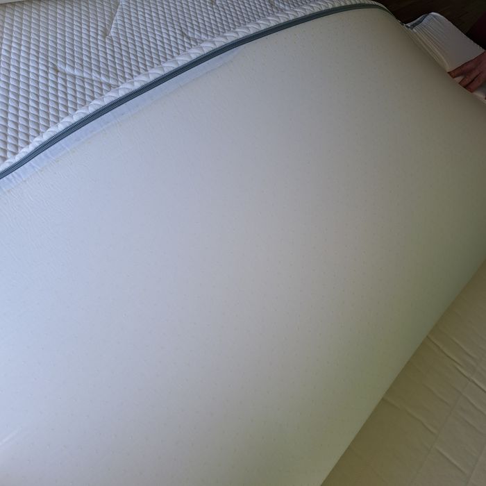 Продавам топ матрак WELLPUR, купен от ЮСК