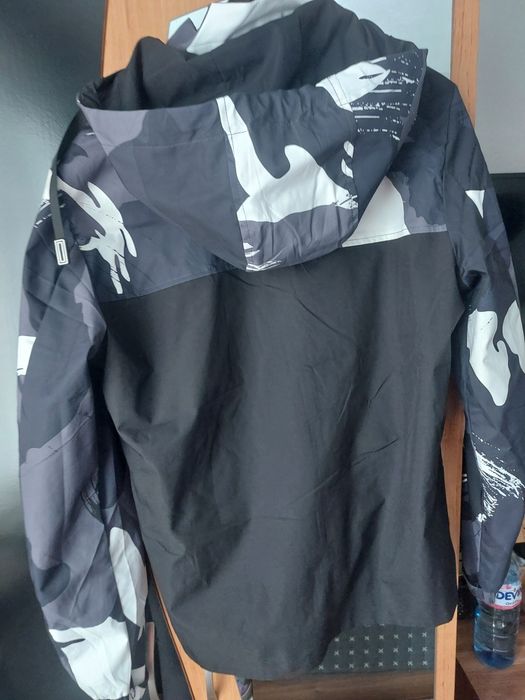 Мъжко яке чисто ново