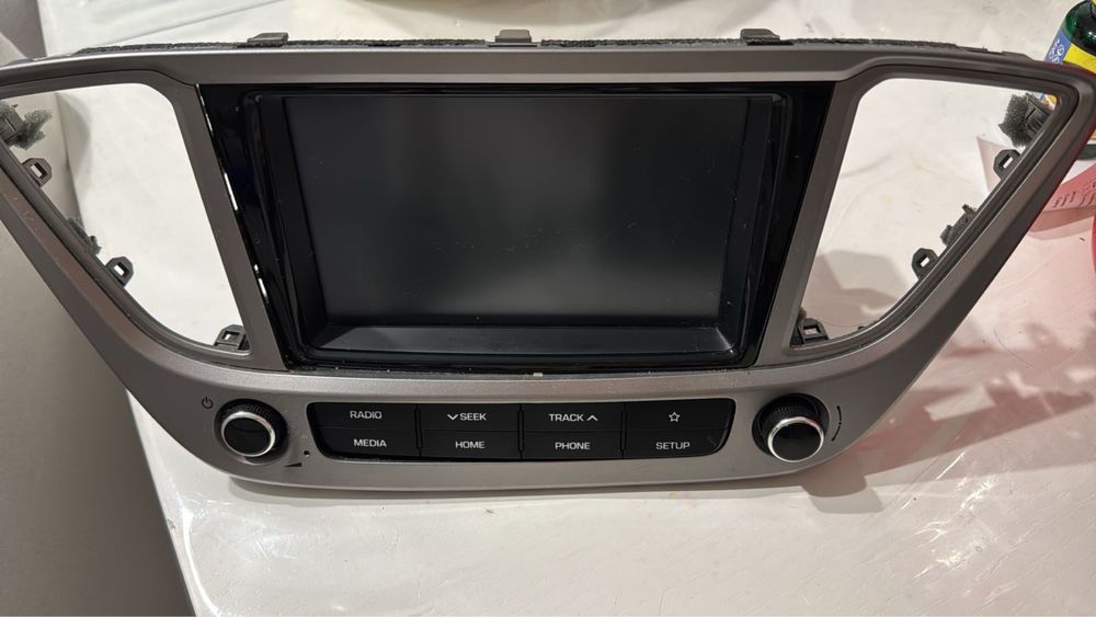 Продам магнитолу оригинал