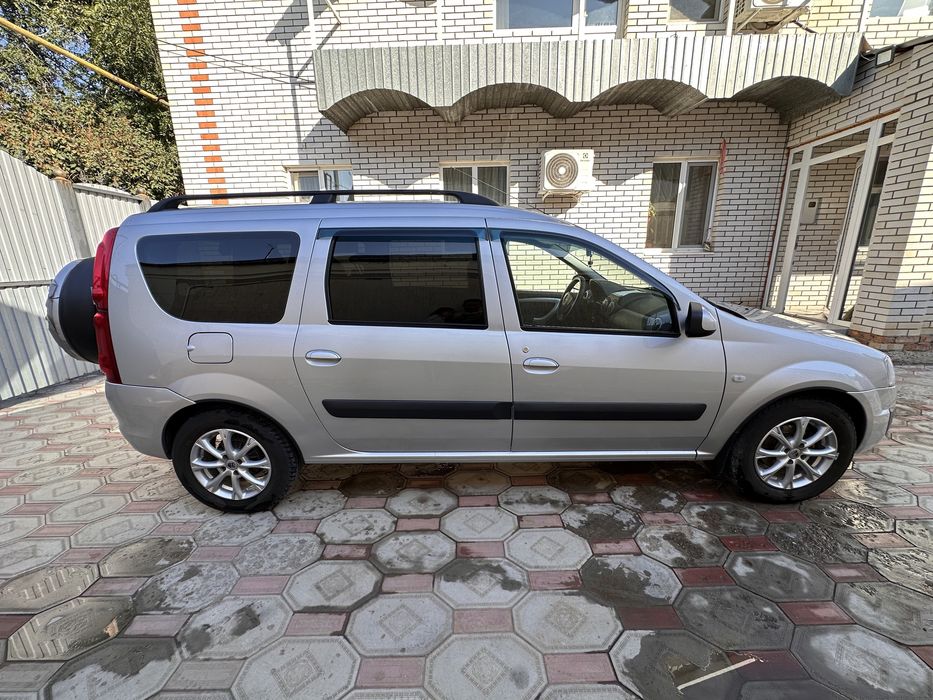 ВАЗ(Lada) Ларгус 2017года