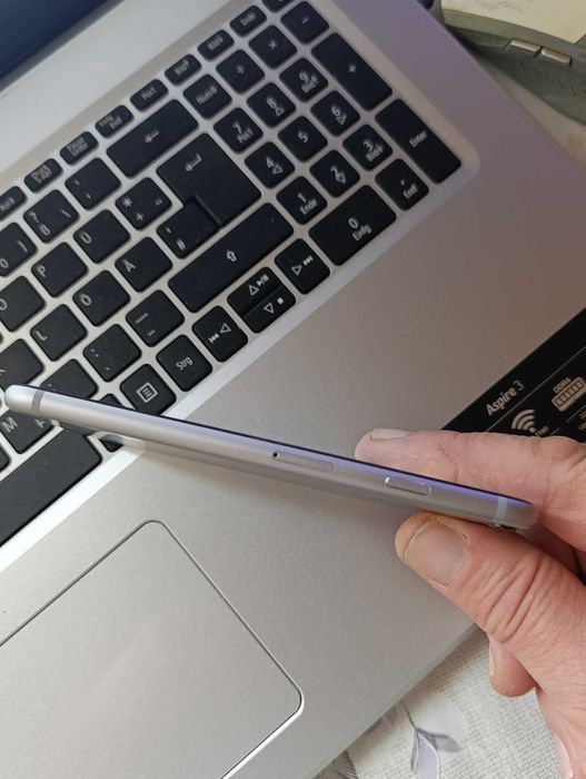 Продавам Iphone 6S