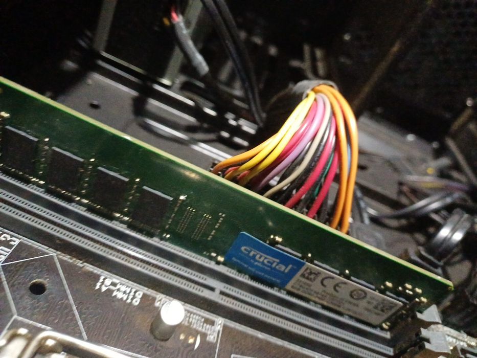 VAND PC , Componente sau intreg