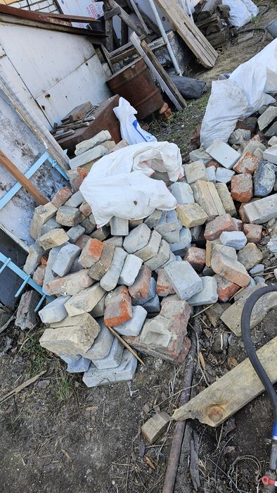 Отдам кирпич б/у