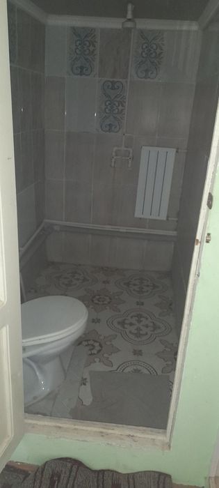 Uy satiladi. Kelisimli