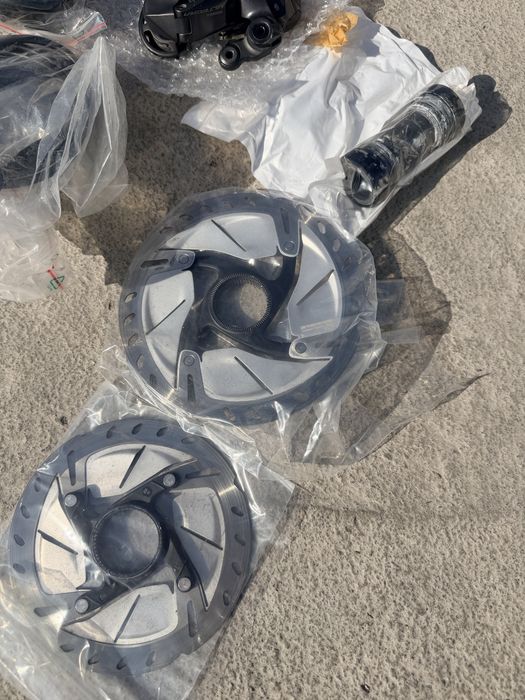 Groupset complet Ultegra Di2  R8170 + powermeter 4iii