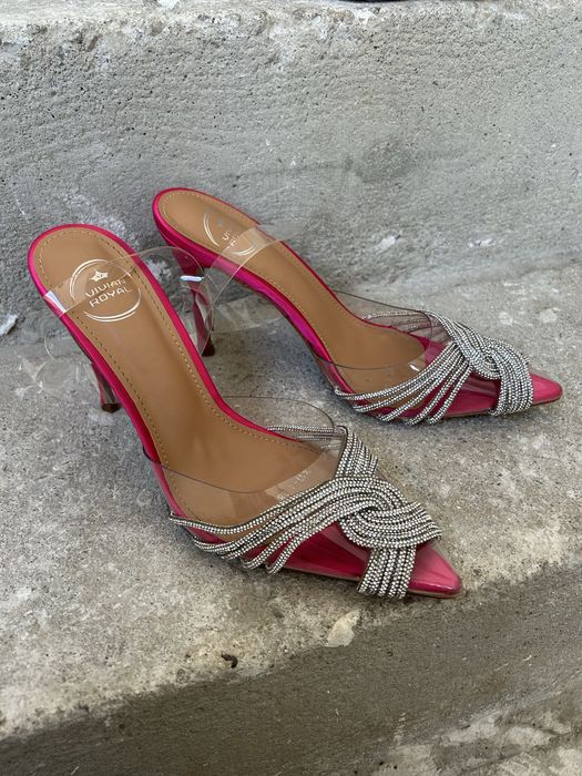 Дамски обувки на висок ток