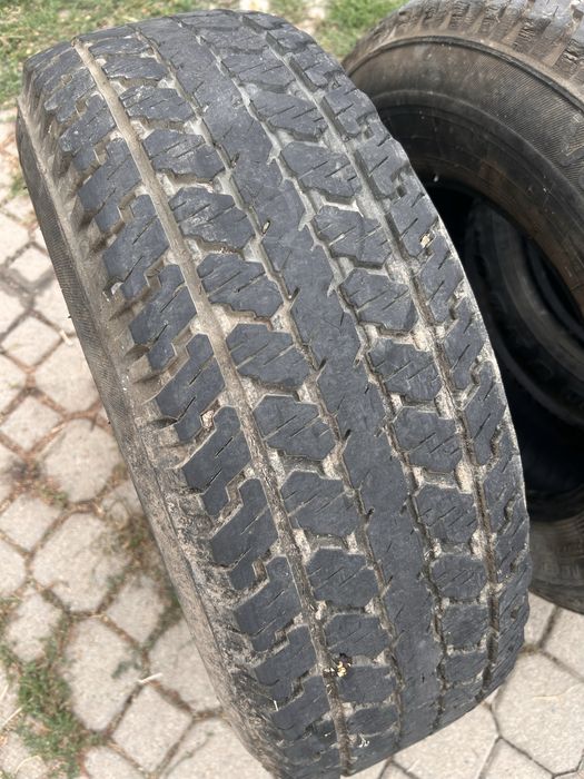 235х75Р15 продам резину