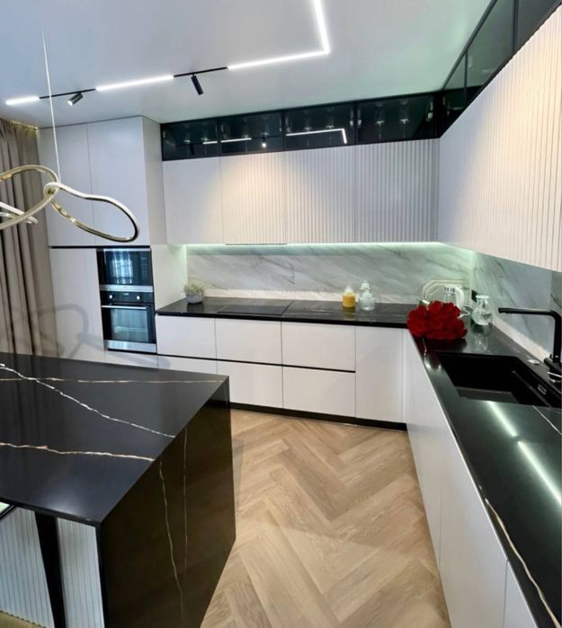 Изготавливаем на заказ:  кухонные столешницы и т.д