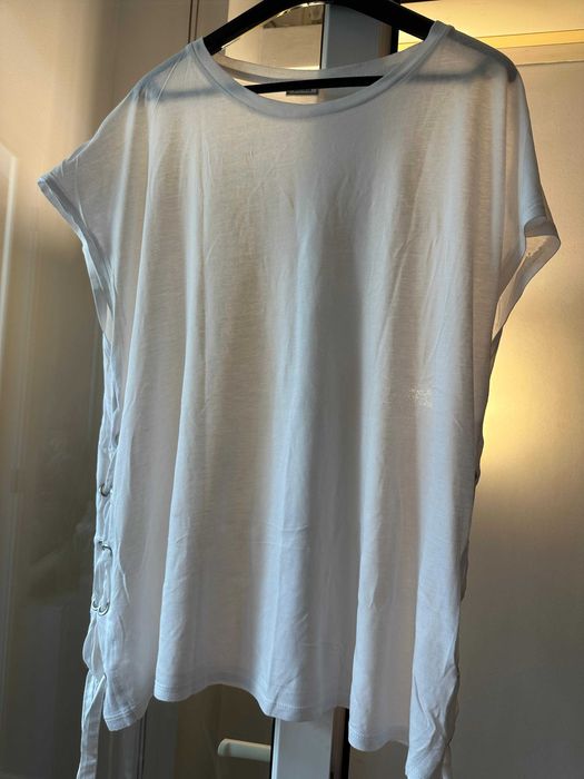 Tricou damă Pimkie alb lejer / oversize cu șnururi laterale și capse metalice – Mărimea [M/L]