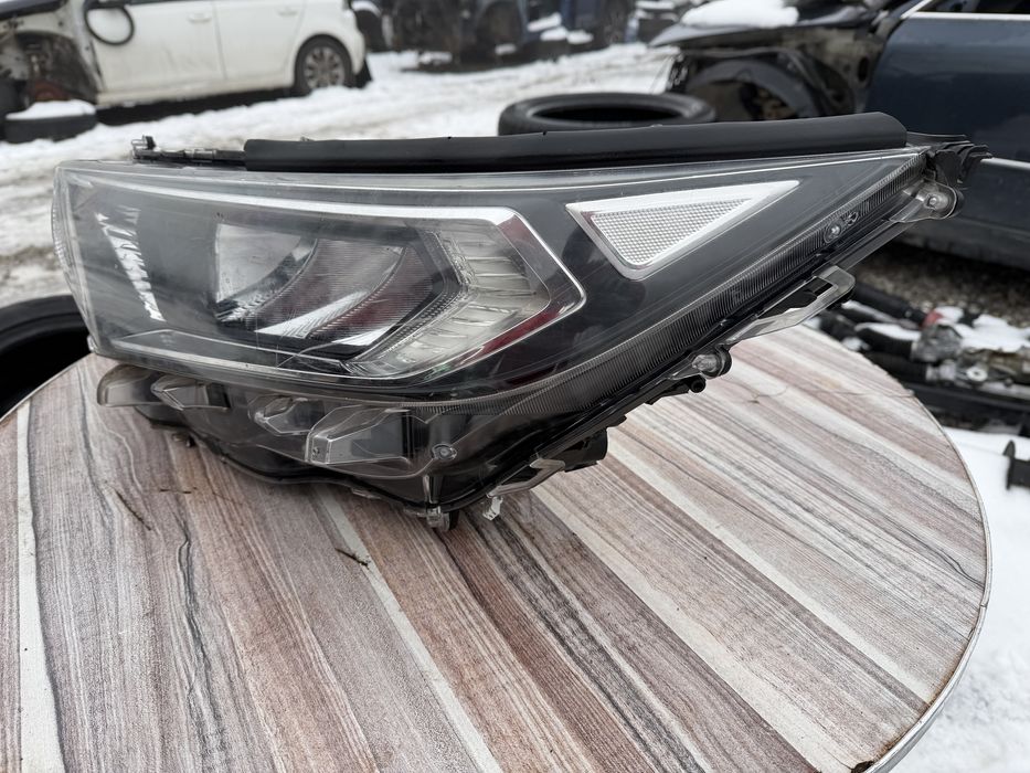 Фар Toyota Rav 4