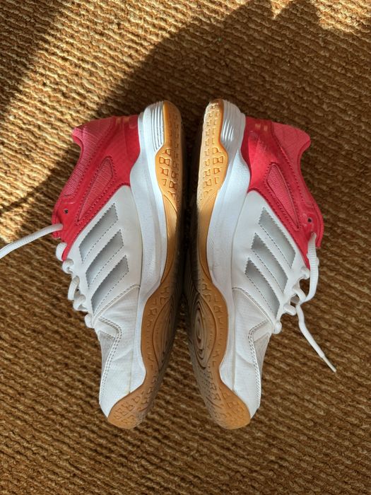 Спортни дамски обувки на Adidas