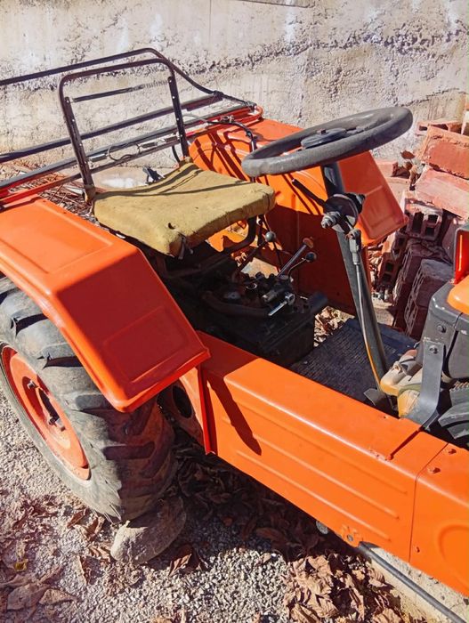 Продавам трактор