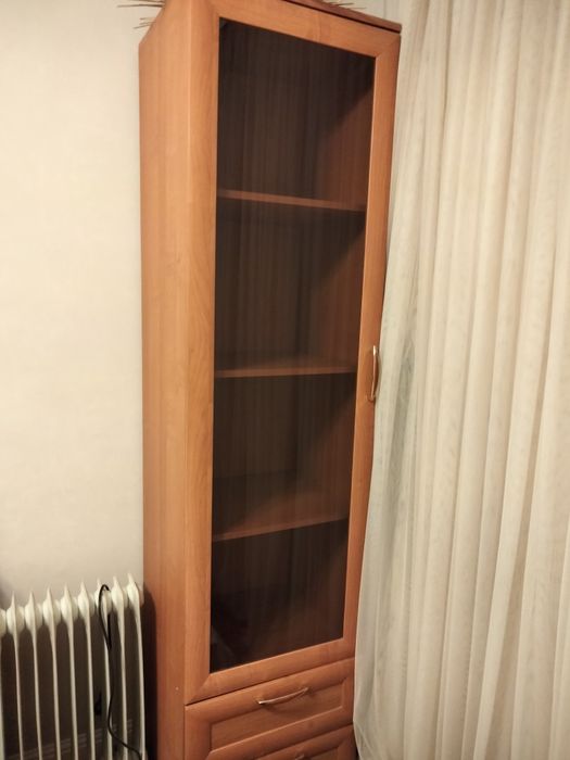 Деревяный прочный  Шкаф