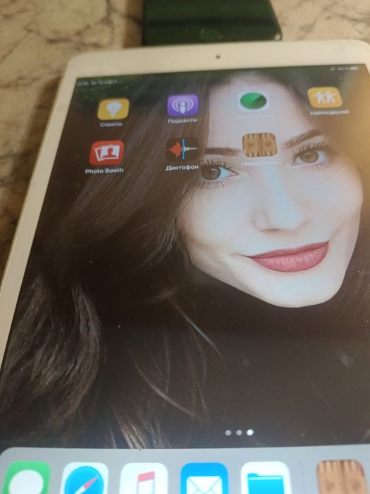 Айпад мини 3 64 гига