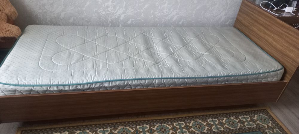 Продаются две односпальные кровати  в хорошем  состоянии .