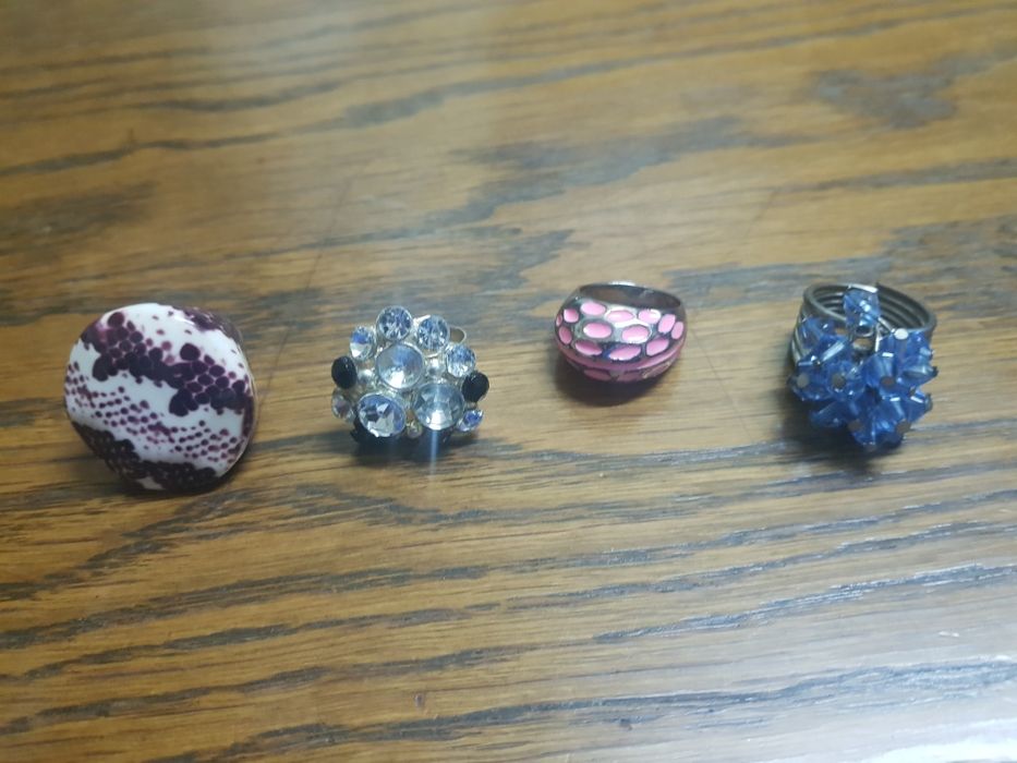 Vand cercei, inele, bratari