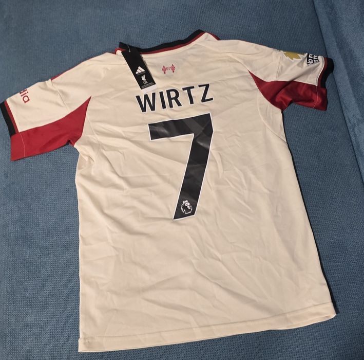 Оригинални футболни тениски.