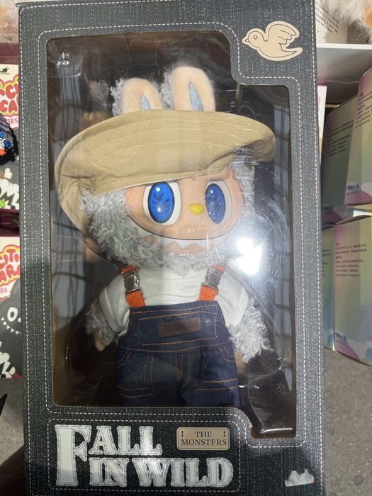 Big labubu.     Голямо лабубу 40 см.