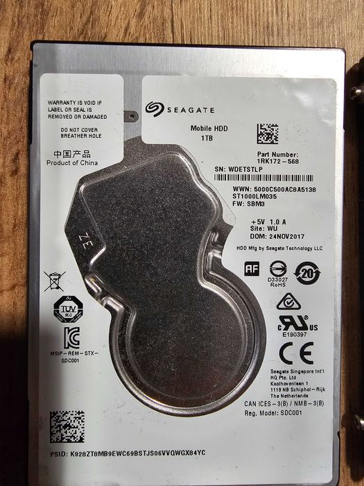 Лот от 9 бр. дефектни хард дискове (HDD/SSD) – за части/любители/хоби