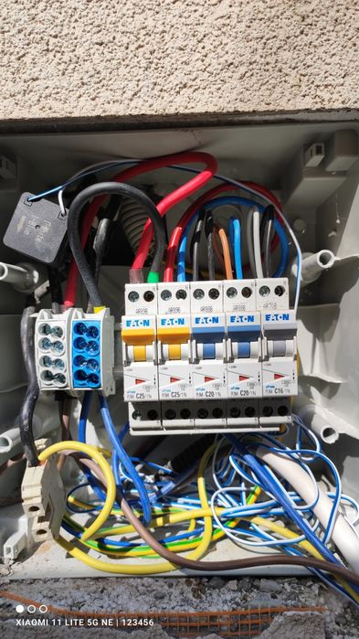 Prestări servicii Instalați Sanitare Electrice