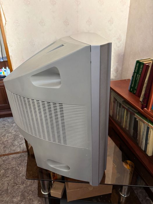 2 телевизора в рабочем состоянии