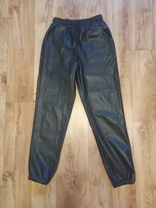 штаны кожаные продам.