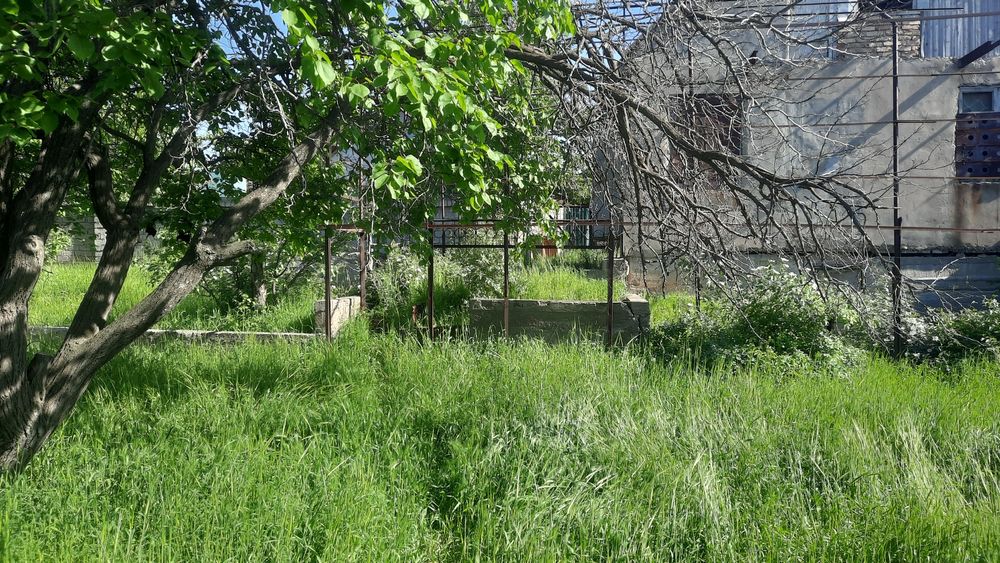 5 sotixdan 2 dacha sotiladi qibray tumanida