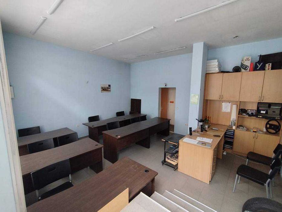 давам под наем офис в жк Редута