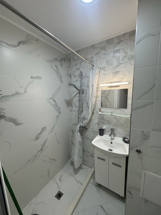 Дава се под наем Двустаен апартамент в Шумен, Боян Българанов 1 - 65 кв.м за 280.5 € - Снимка #3