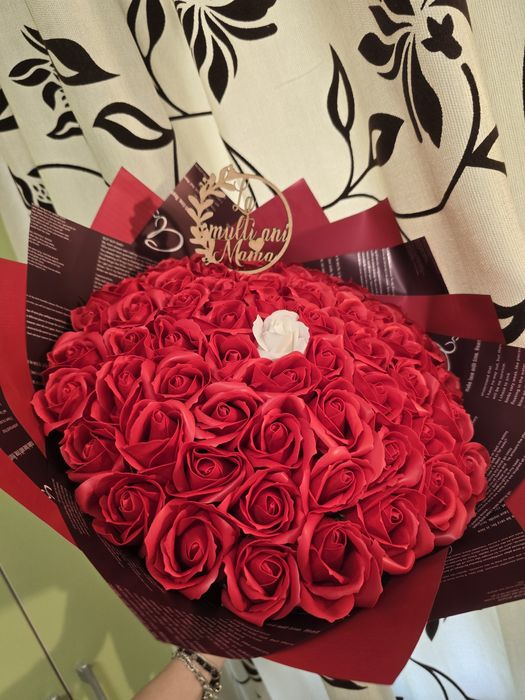 Aranjament din trandafiri de săpun