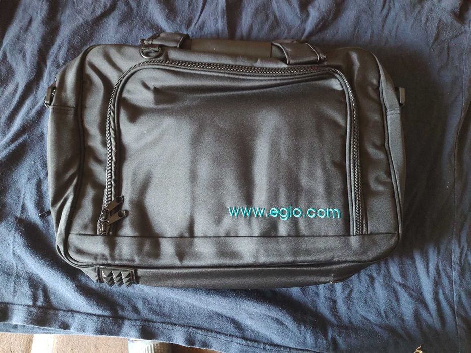 чанти за лаптоп с лого EGLO