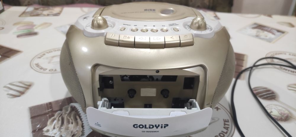 Мульти проигрыватель(радио, cd проигрыватель, кассетный магнитофон)