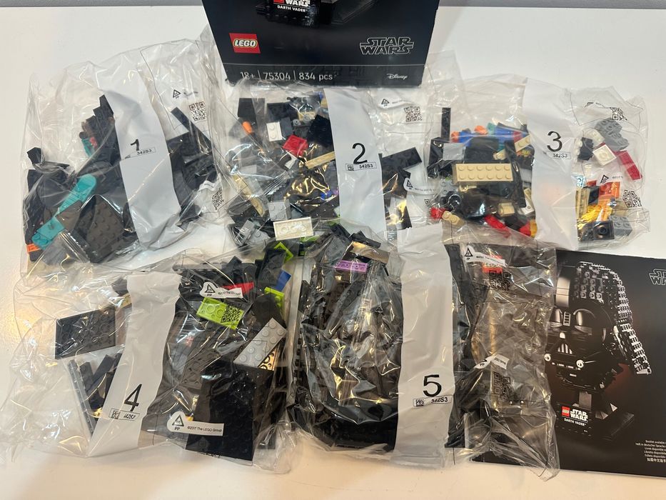 LEGO Star Wars 75304 Cască Darth Vader NOU – toate pungile sigilate