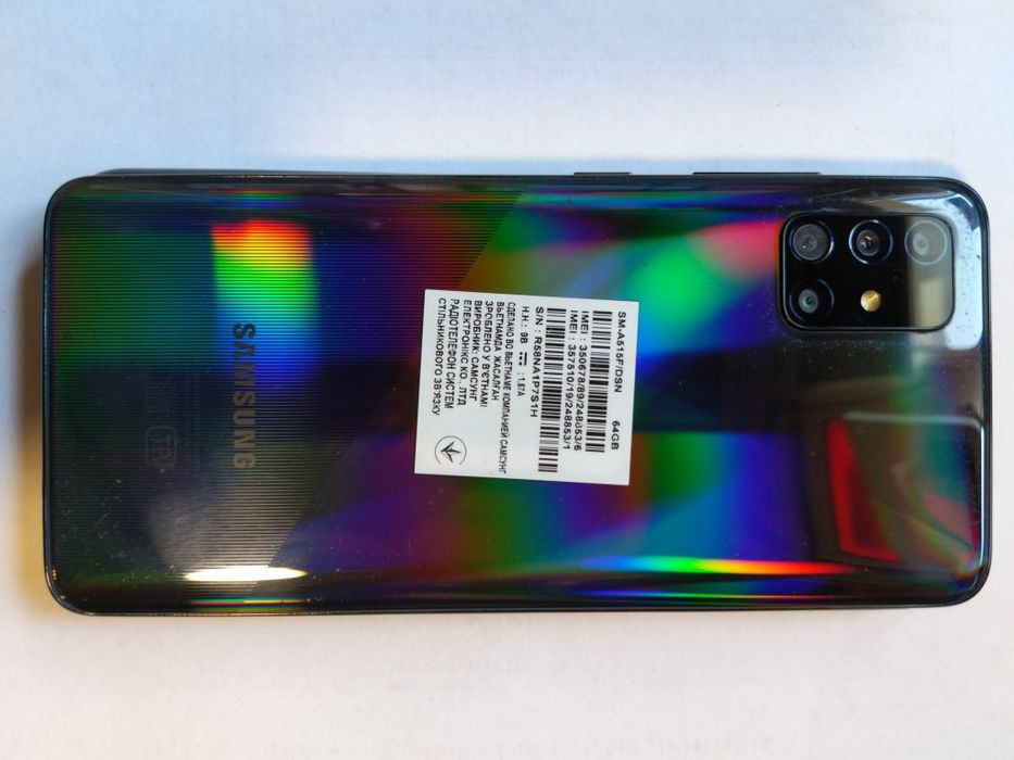 Продам смартфон Самсунг А51 4/64,