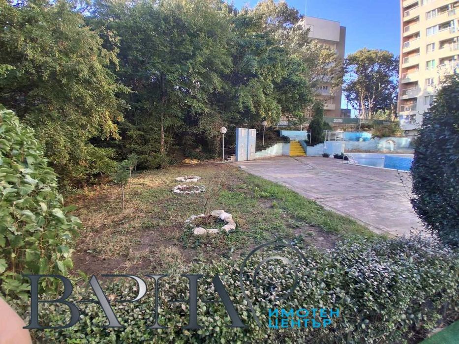 Двустаен апартамент - Ален мак