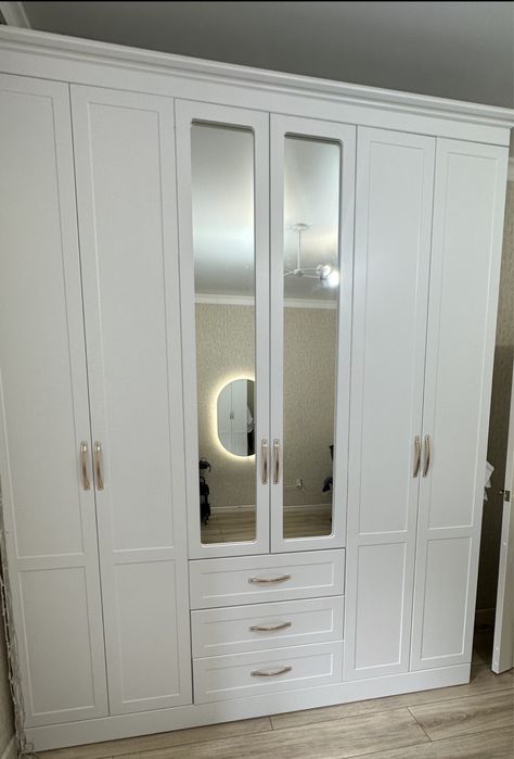 Продаеться шкаф