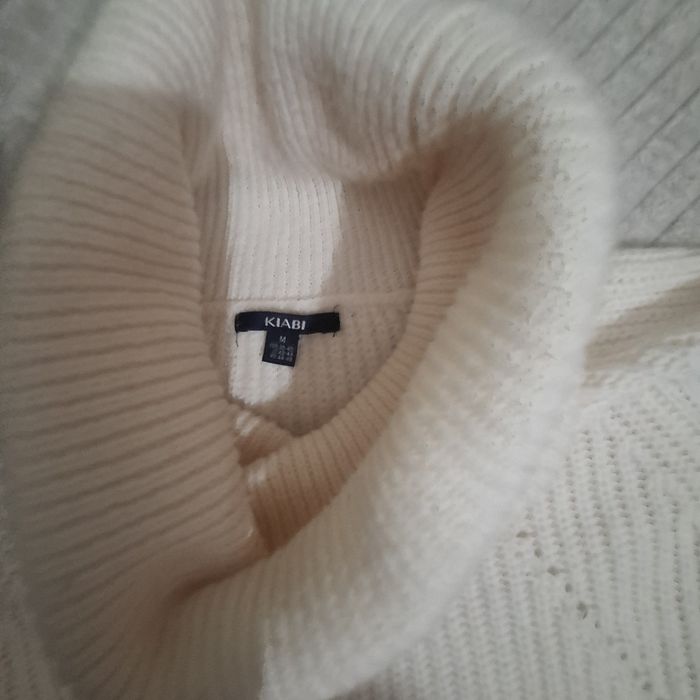 Bluza de.lana cu gat