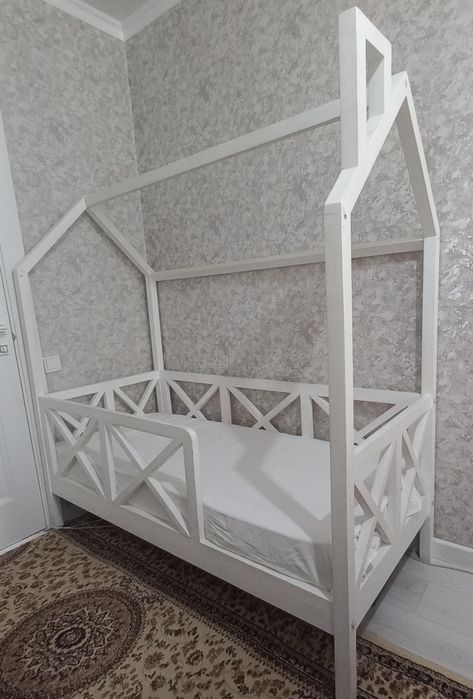 Детская кровать             !