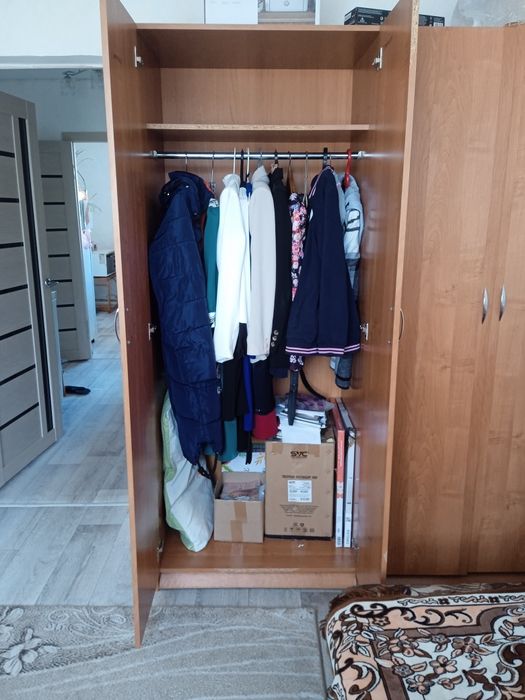 Продаю два шкафа