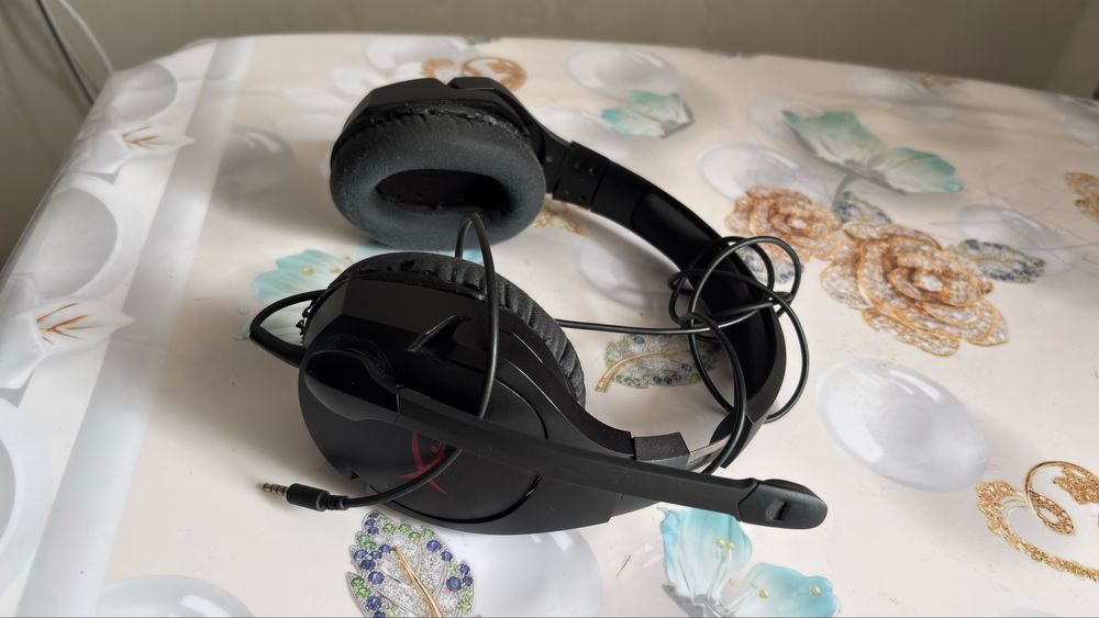 Продам наушник hyperx stinger