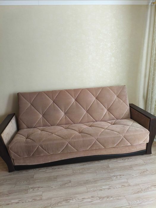 Продаю диван 230 см