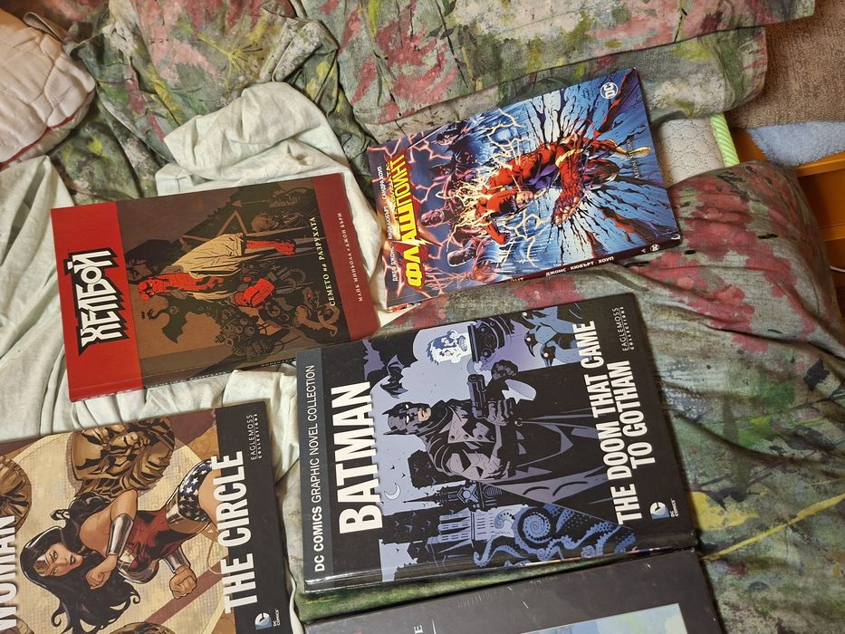 12 комикса DC  Marvel Comics