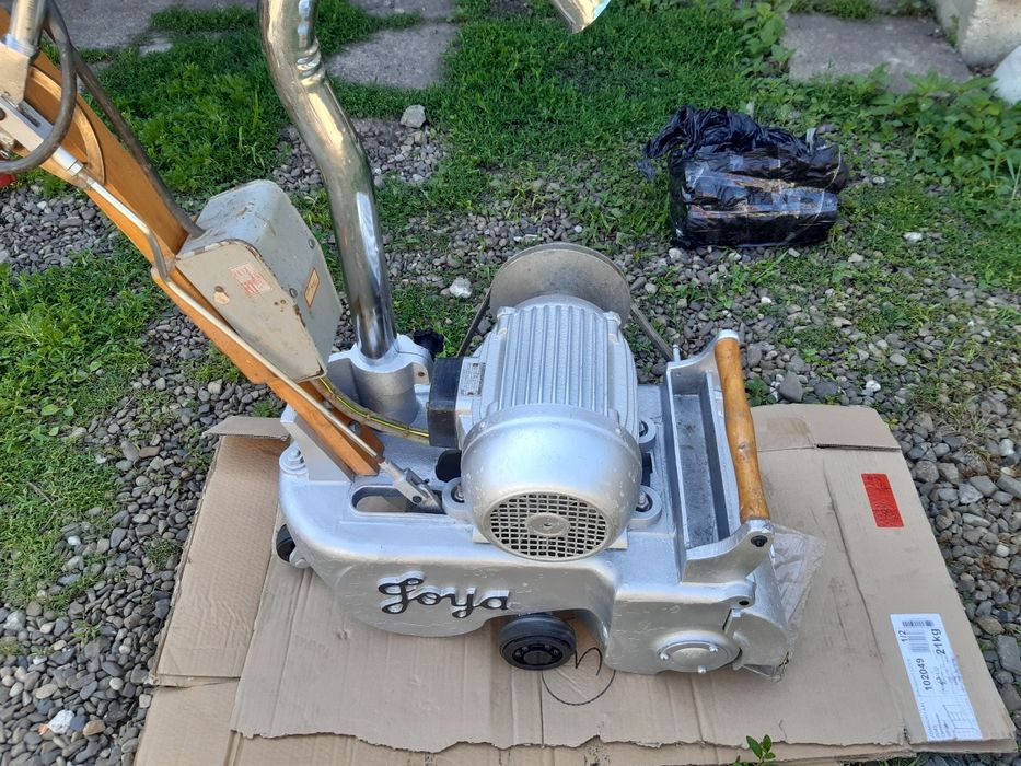 Mașina de șlefuit parchet Joya 300