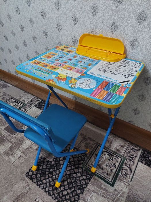 Столик и стульчик для ребёнка