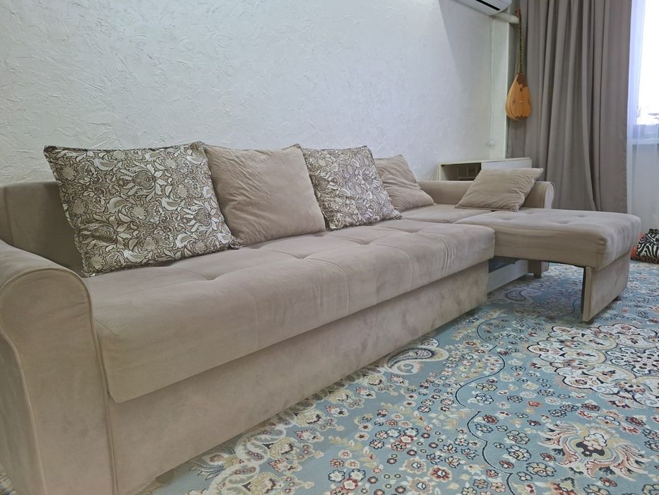 Диван 3 метра на 1 метр 80 си