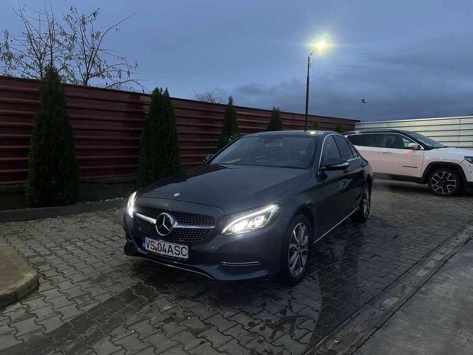 Mercedes-Benz C AirMatic/Distronic PLUS/HeadUp Display/4Butoane/Dotari TOP