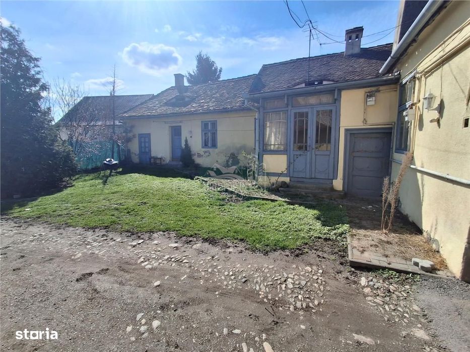 2 Apartamente la casa pivnita garaj in Cisnadie
