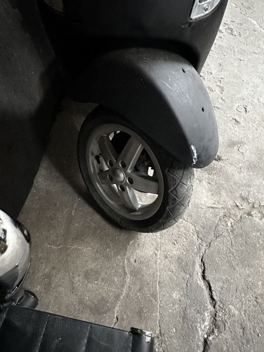 Vespa 50 2012 година -на части