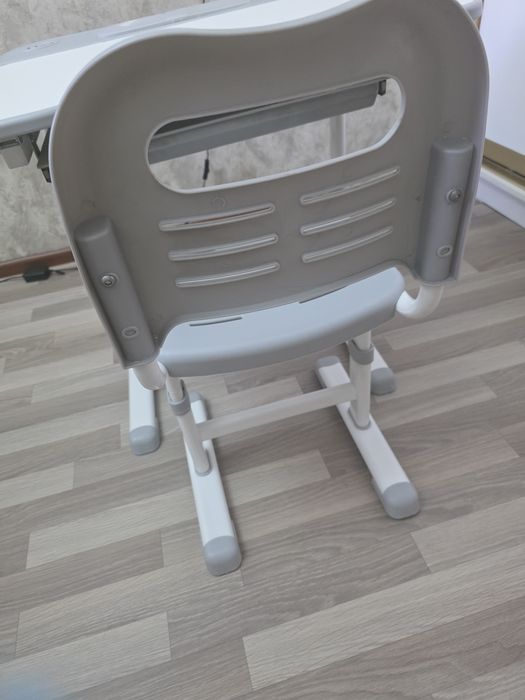 Продам парту школьную