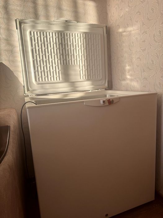 Продам морозильную камеру